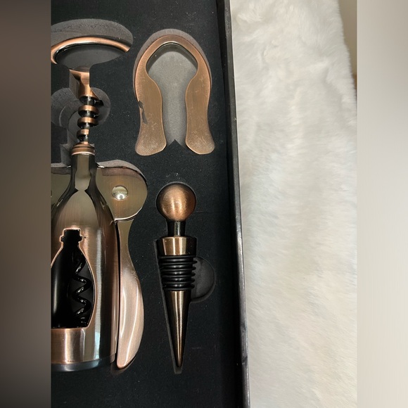 LA Z BOY Wine Essentials - Picture 6 of 10